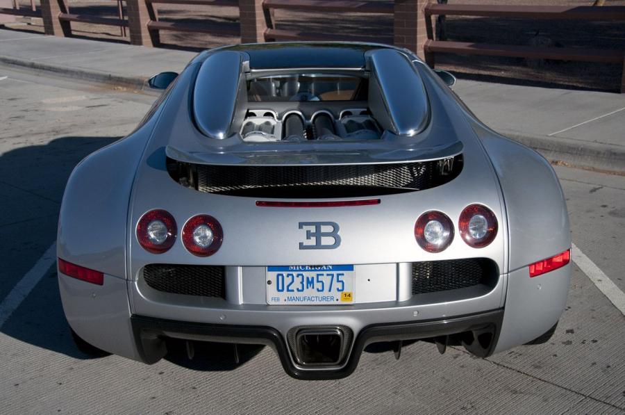  Bugatti Veyron 16.4 Grand Sport 2012 года  (фото 39 из 46)